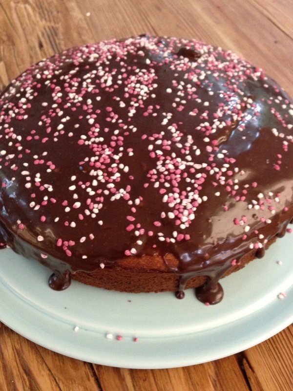 Chocolate-topped banana cake