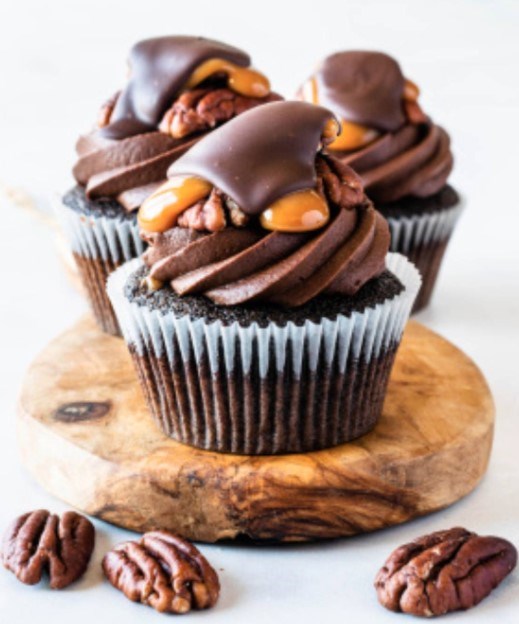 Chocolate turtle cupcakes