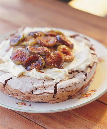 Chocolate vino cotto pavlova