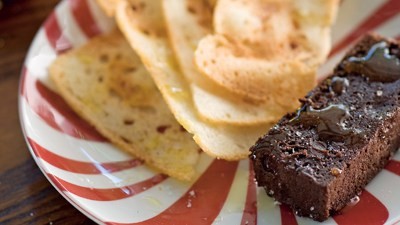Chocolate with sweet olive oil (Pan con chocolate)
