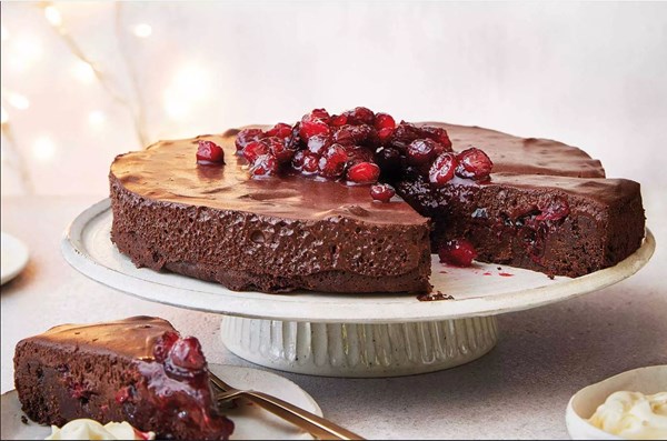 Cholate & cranberry torte