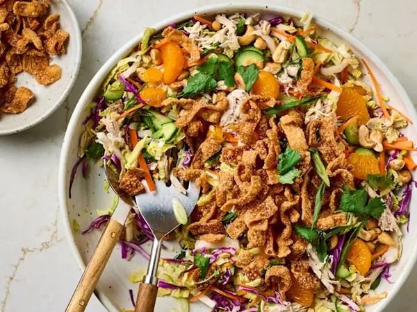 Chopped chicken salad with sesame dressing