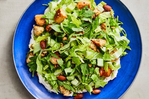 Chopped salad with everything bagel croutons 