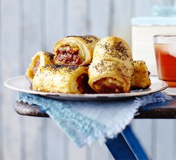 Chorizo & apple rolls