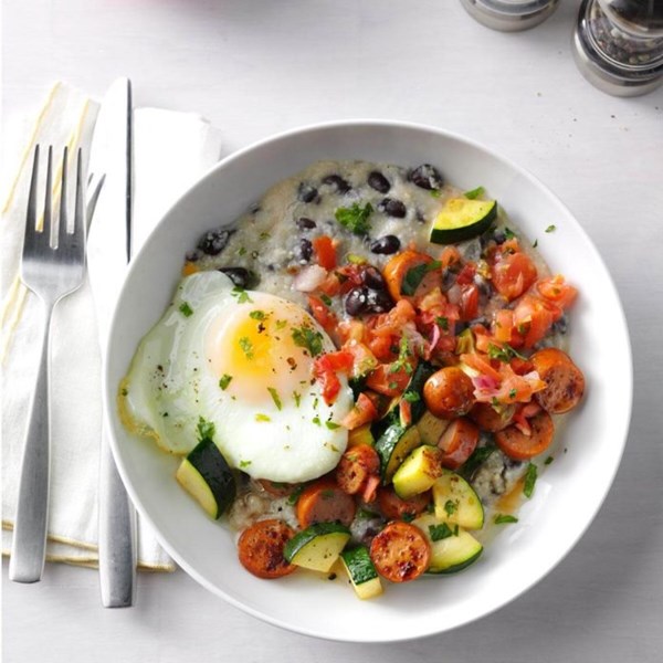 Chorizo & grits breakfast bowls