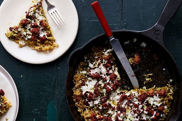 Chorizo, pesto, & mozzarella noodle pizza