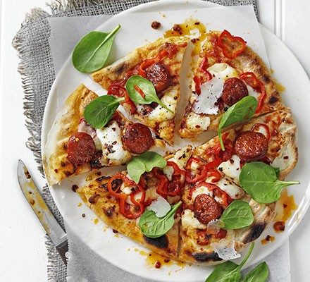 Chorizo pizza with peppers & Manchego