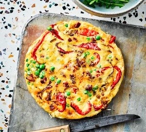 Chorizo, roasted red pepper & pea frittata