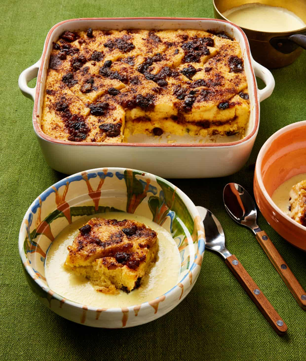 Christmas bread-and -butter pudding