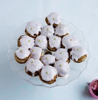 Christmas cake whoopie pies