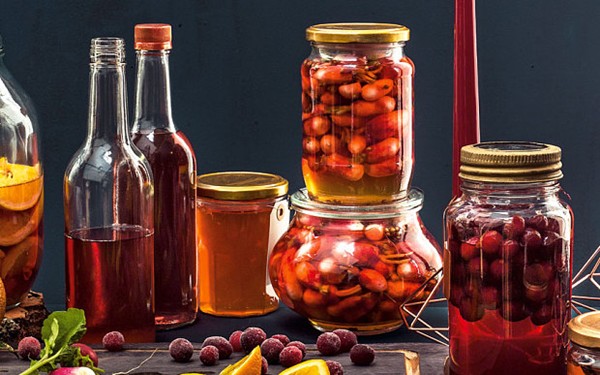 Christmas cranberry gin