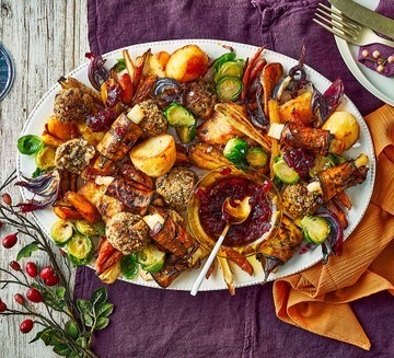 Christmas dinner traybake