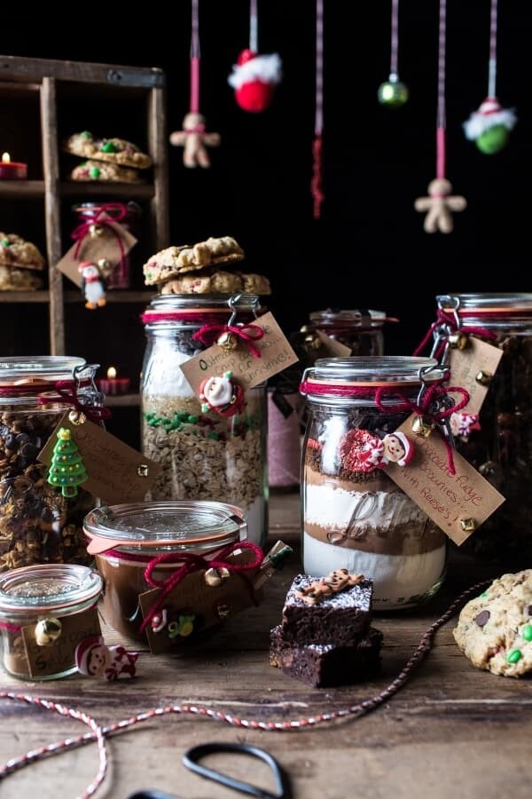 Christmas gifts: fudge brownie mix / Christmas oatmeal chocolate chip cookies / Christmas chocolate chip granola / homemade salted Nutella / espresso glazed nuts / salted pomegranate sugar / gingerbread spice mix