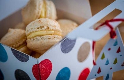 Christmas glitter macaroons