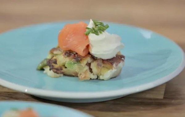 Christmas leftovers: bubble and squeak cakes with smoked salmon and creme fraiche