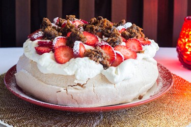 Christmas Pavlova pudding