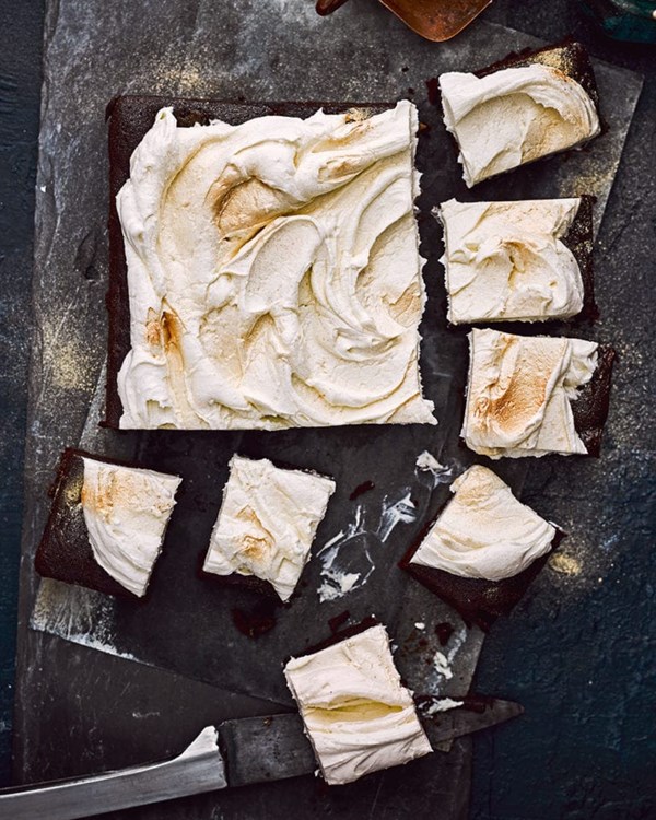 Christmas pudding & brandy butter brownies 