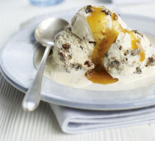 Christmas pudding ice cream