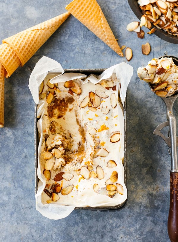 Christmas pudding ice cream