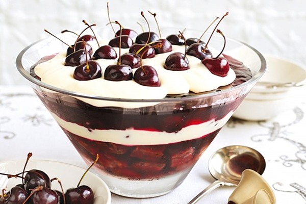 Christmas pudding trifle