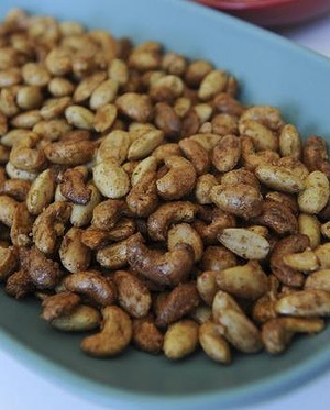 Christobel's spicy nuts