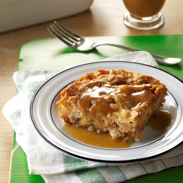 Chunky apple cake