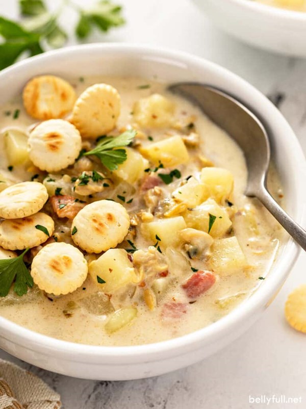 Chunky clam chowder