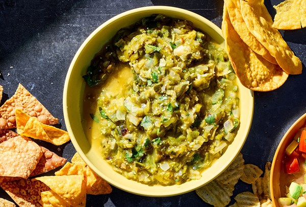Chunky green salsa (Salsa verde con trozos)