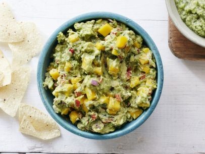Chunky mango guacamole