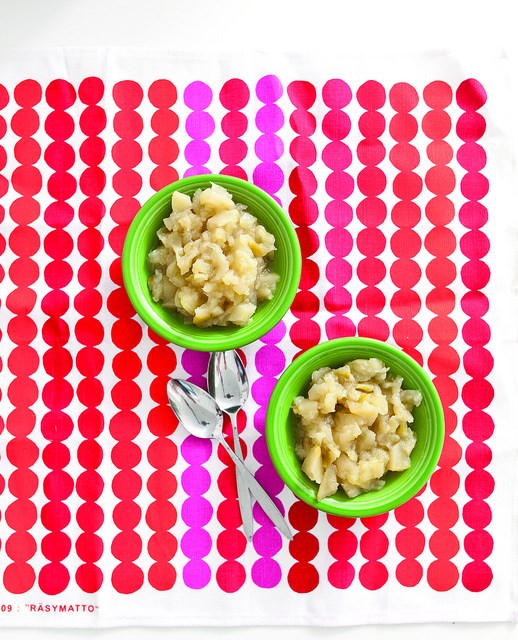 Chunky nutty applesauce