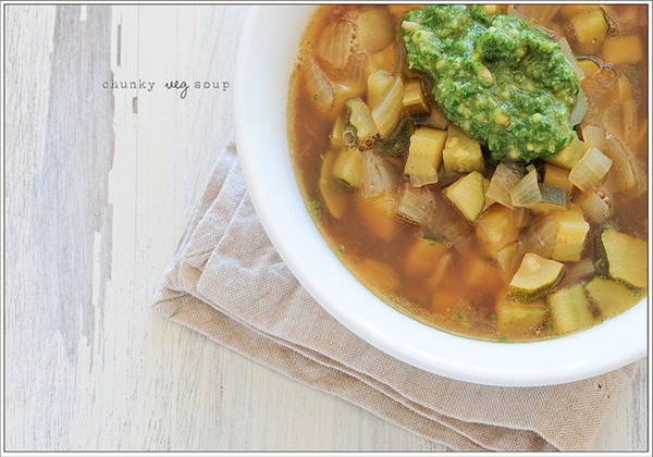 Chunky zucchini and pesto soup