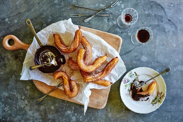 Churros with chocolate-sherry sauce