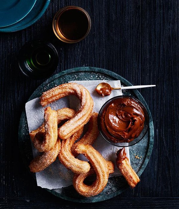 Churros with dulce de leche