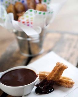 Churros with Mexican chocolate dipping sauce (Churros y chocolate)