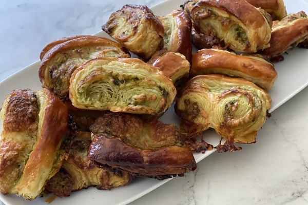 Chutney & cheddar palmiers