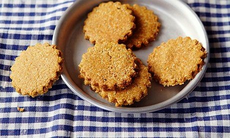 Chutney and oat crackers