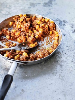 Ciciones pasta with pork sausage sauce (Ciciones alla Campidanese)