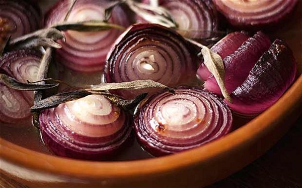 cider and sage roast onion