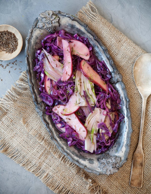 Cider-braised cabbage with apples and fennel