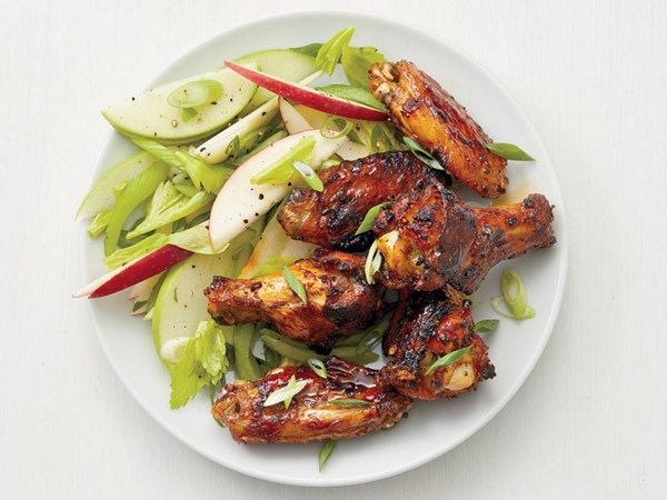 Cider-glazed chicken wings with apple salad
