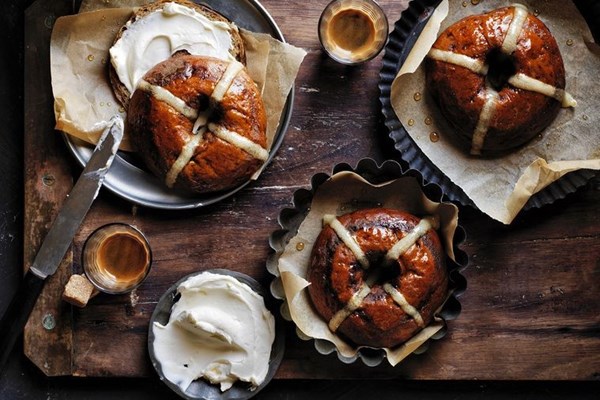 Cinnamon & coffee hot cross bagels