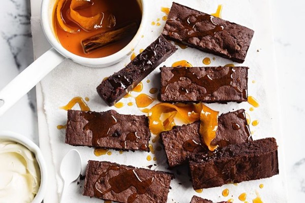 Cinnamon & raisin brownies with whisky syrup