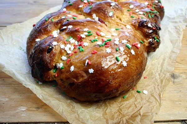 Cinnamon and cranberry festive 4 plait loaf