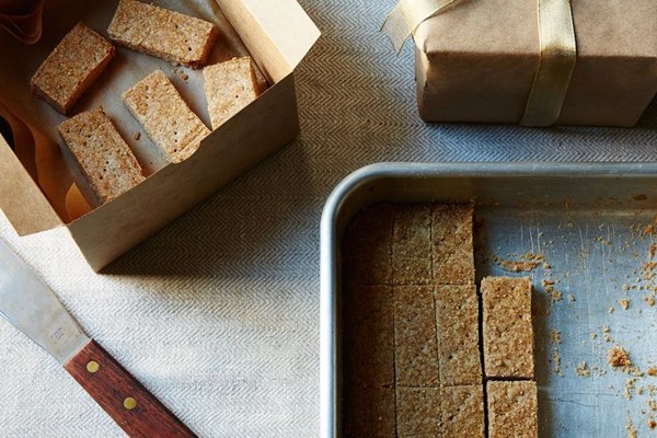 Cinnamon and rye shortbread