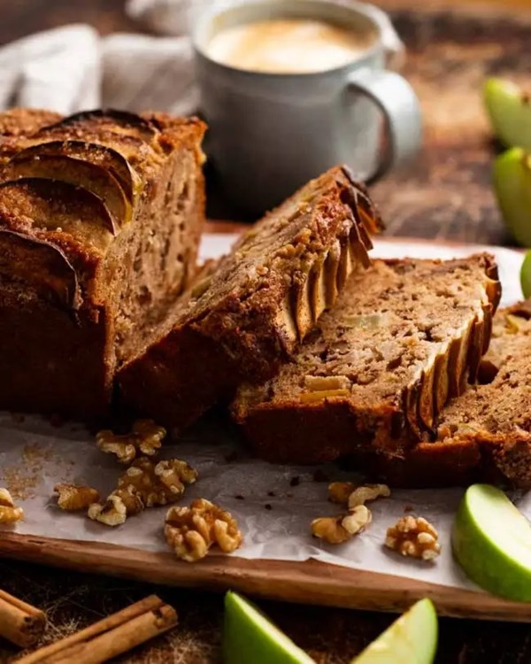 Cinnamon apple bread