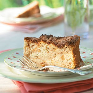 Cinnamon-apple cake