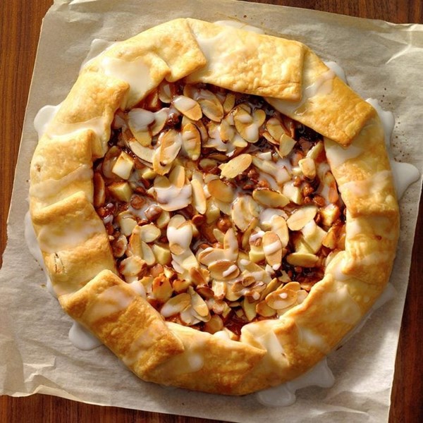 Cinnamon apple tart