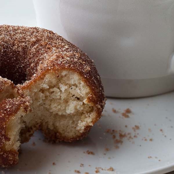 Cinnamon baked doughnuts