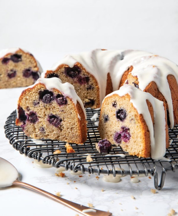 Cinnamon blueberry bundt cake
