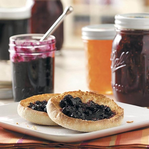 Cinnamon blueberry jam